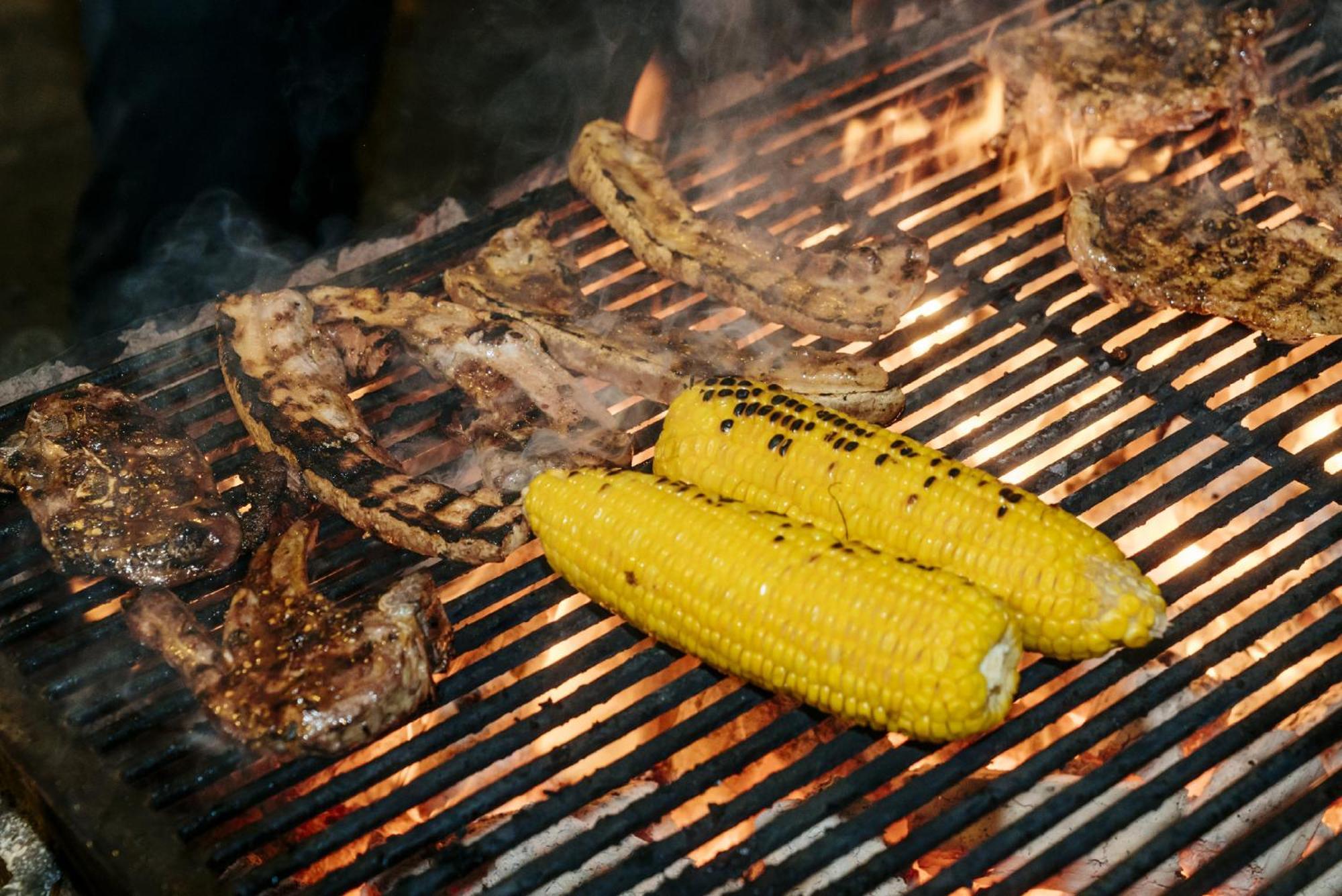 Blue Bay Resort - Access To Pool And Beach-Phuket & Krabi Ko Yao Esterno foto Corn cobs on a barbecue