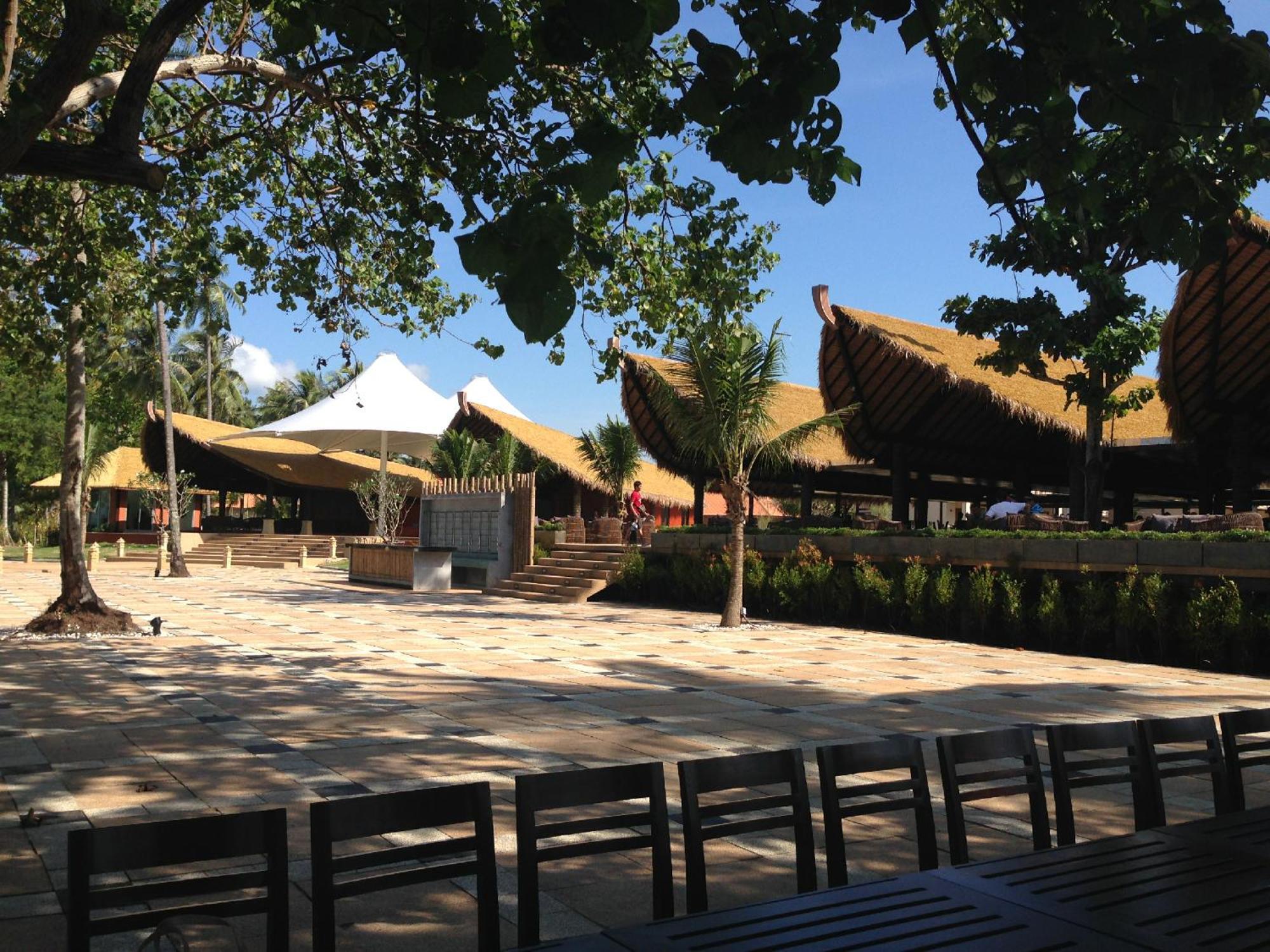 Blue Bay Resort - Access To Pool And Beach-Phuket & Krabi Ko Yao Esterno foto The main square of the resort