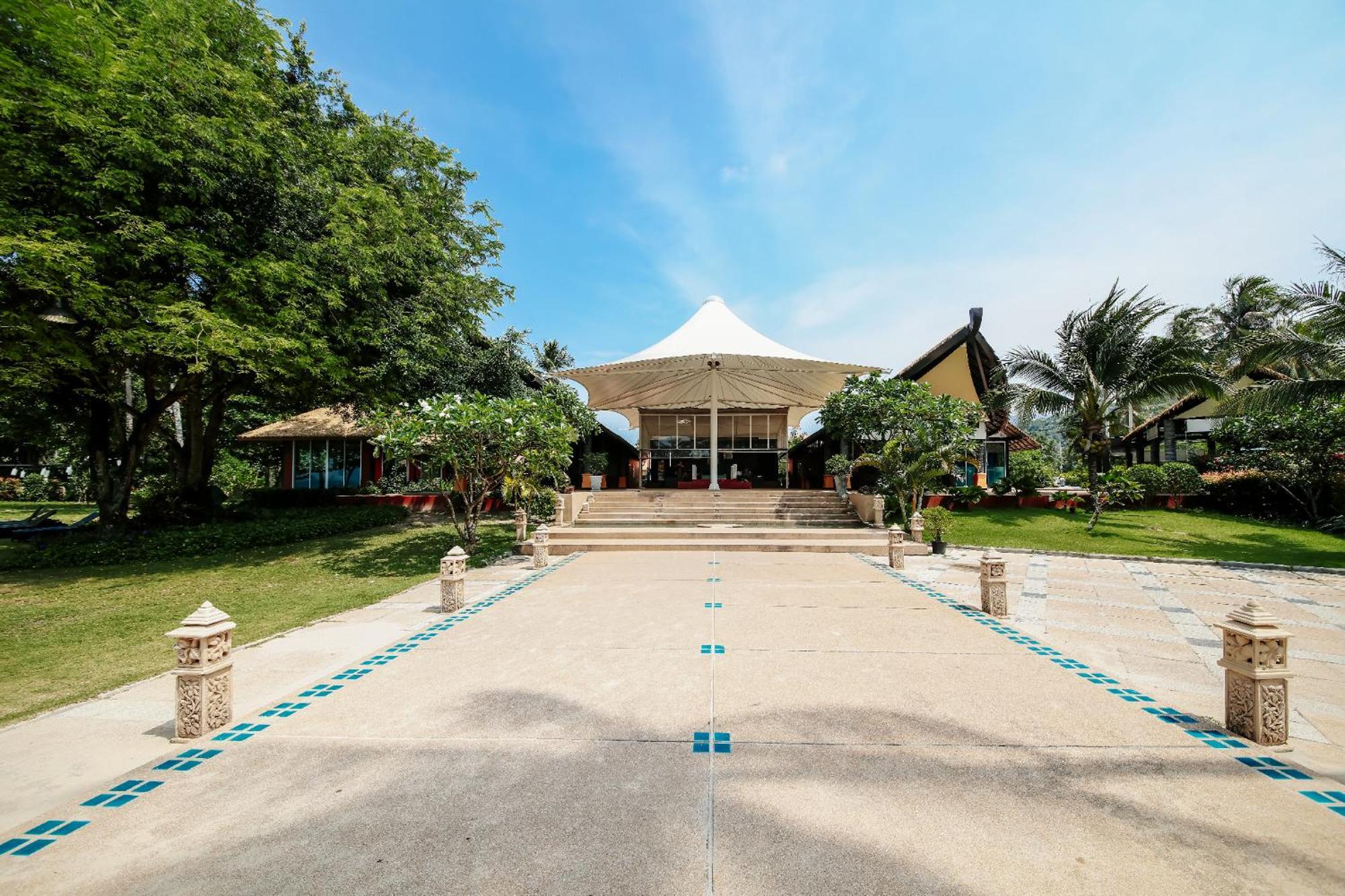 Blue Bay Resort - Access To Pool And Beach-Phuket & Krabi Ko Yao Esterno foto The main entrance of the resort