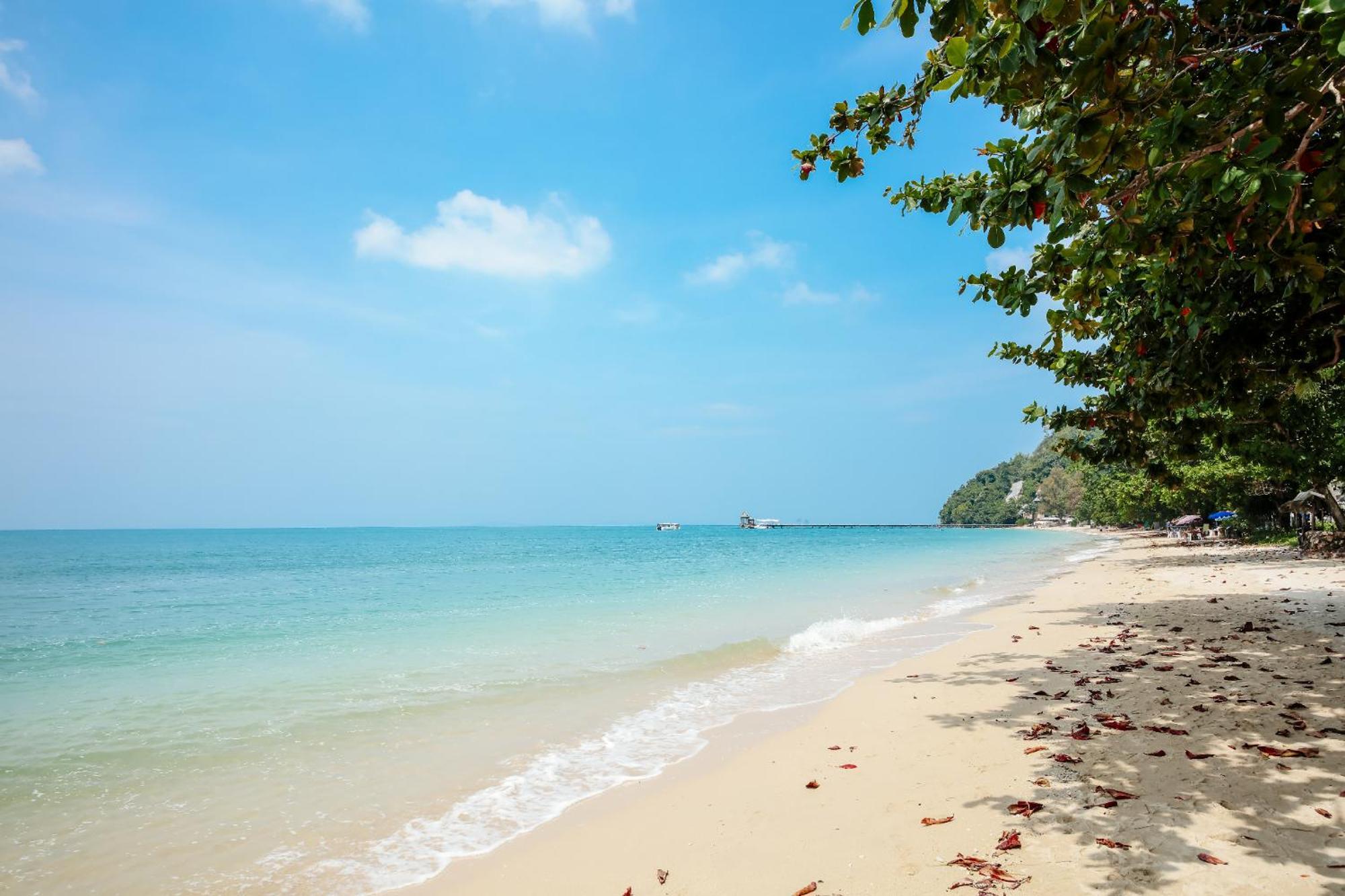 Blue Bay Resort - Access To Pool And Beach-Phuket & Krabi Ko Yao Esterno foto Beach in Phuket