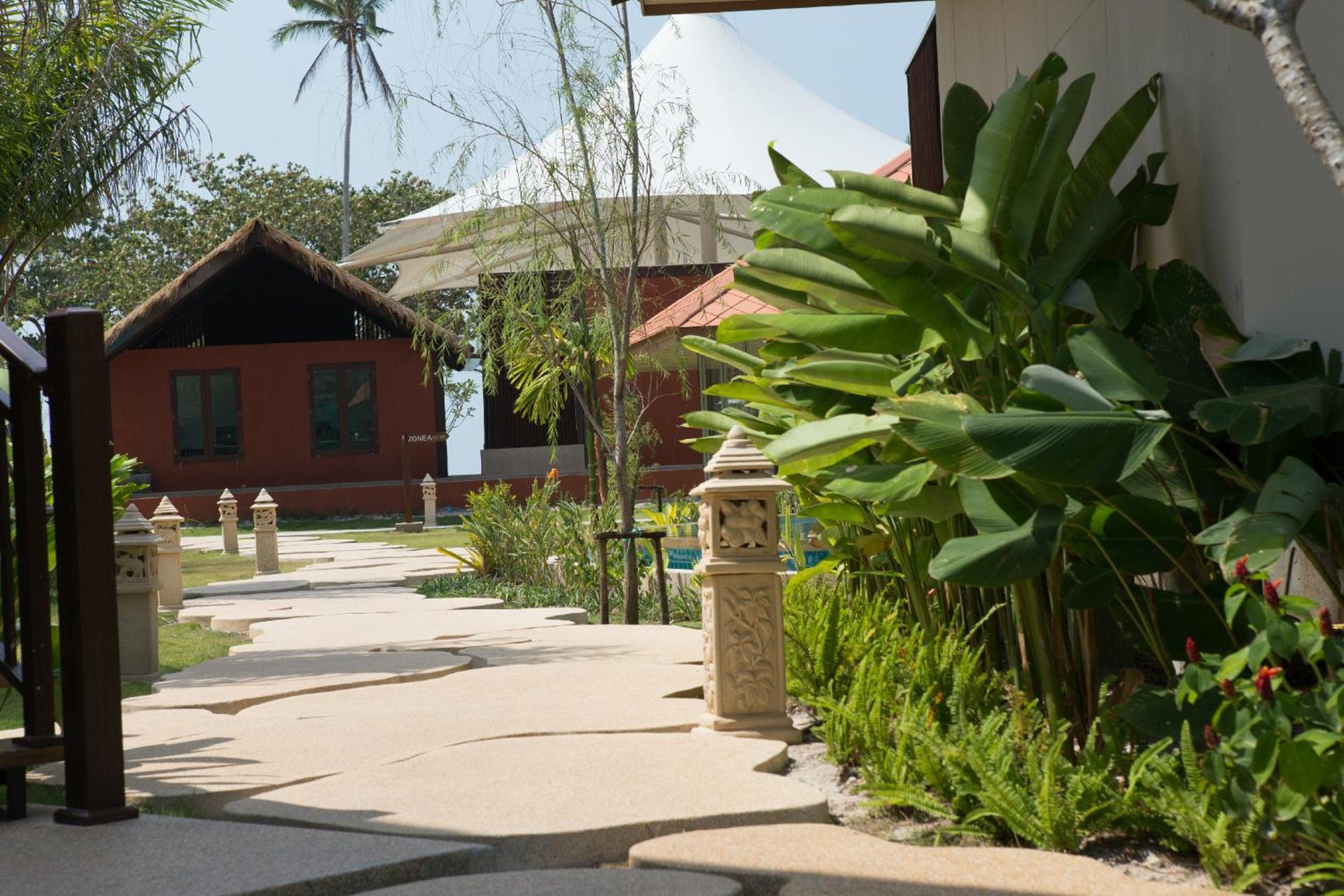 Blue Bay Resort - Access To Pool And Beach-Phuket & Krabi Ko Yao Esterno foto The resort's grounds