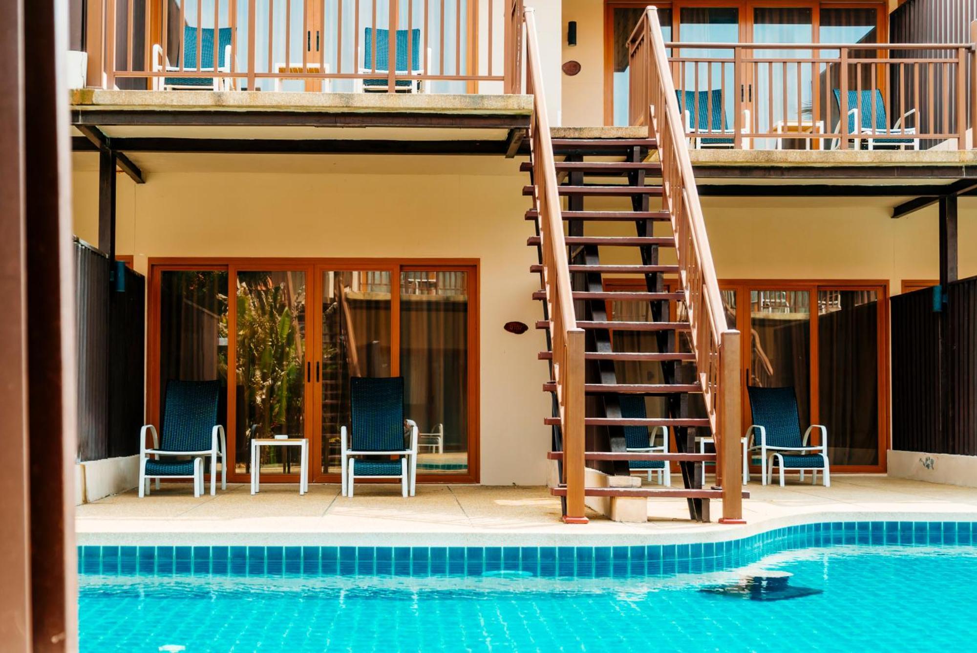 Blue Bay Resort - Access To Pool And Beach-Phuket & Krabi Ko Yao Esterno foto A pool at a hotel
